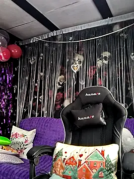 KikiXRed online show from February 2026 06:14:02 AM