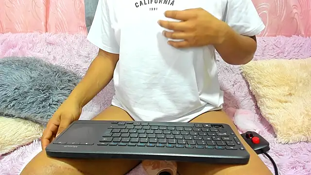 Snapshot of iisabella_gonzalez chatting on February 2025 06:47:02 AM iisabella gonzalez online show from February 2025 06:47:02 AM