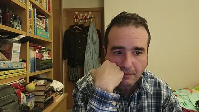 Snapshot of curiosillo83 chatting on April 2026 02:11:02 PM curiosillo83 online show from April 2026 02:11:02 PM