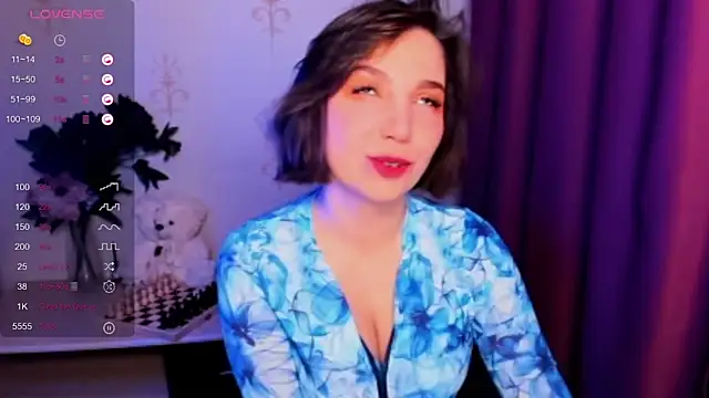 KindHazelHere  online show from November 2025 11:10:01 AM