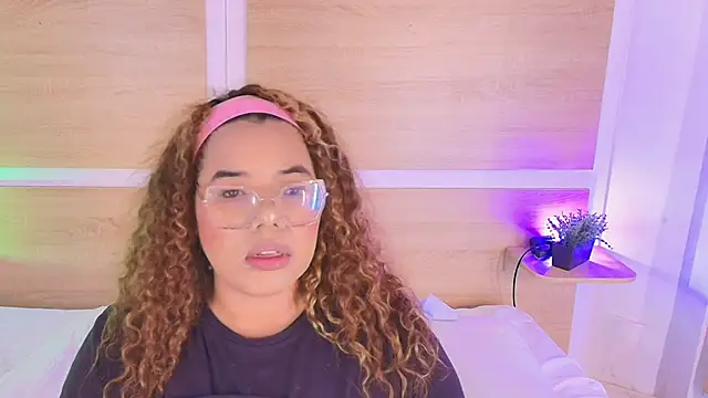  nickypurple  online show from February 2026 07:00:02 PM