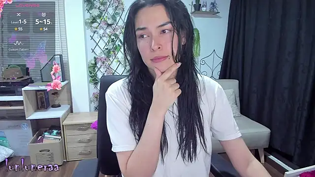 Snapshot of Lunlunera chatting on February 2025 03:56:02 AM Lunlunera online show from February 2025 03:56:02 AM