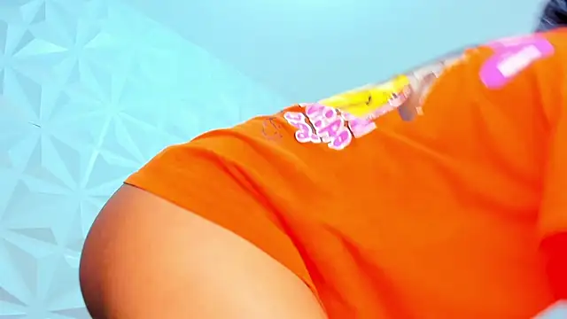 Snapshot of Hellen_Sky chatting on January 2025 01:20:02 AM Hellen Sky online show from January 2025 01:20:02 AM