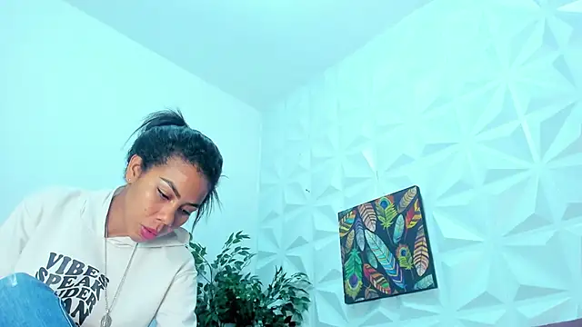 Snapshot of Hellen_Sky chatting on March 2025 07:04:02 PM Hellen Sky online show from March 2025 07:04:02 PM