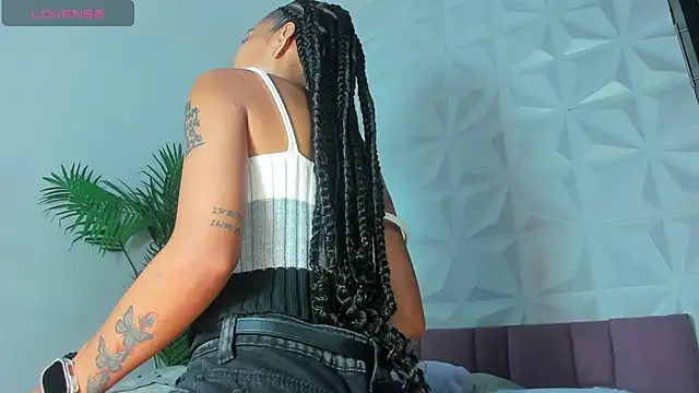 Snapshot of Hellen_Sky chatting on September 2025 07:17:01 PM Hellen Sky online show from September 2025 07:17:01 PM