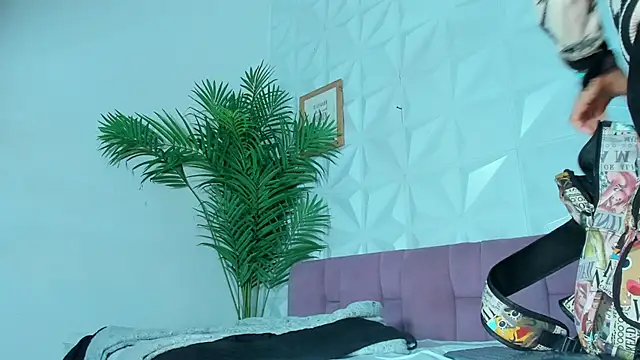 Snapshot of Hellen_Sky chatting on October 2025 07:13:01 PM Hellen Sky online show from October 2025 07:13:01 PM