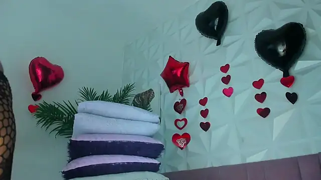 Hellen Sky online show from March 2026 07:19:01 PM