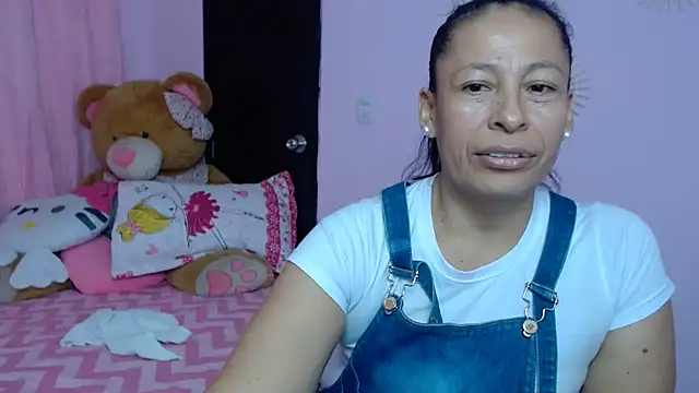 Snapshot of mature_martina chatting on January 2025 10:56:01 PM mature martina online show from January 2025 10:56:01 PM