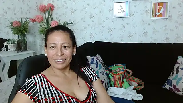 Snapshot of mature_martina chatting on January 2025 04:21:01 AM mature martina online show from January 2025 04:21:01 AM