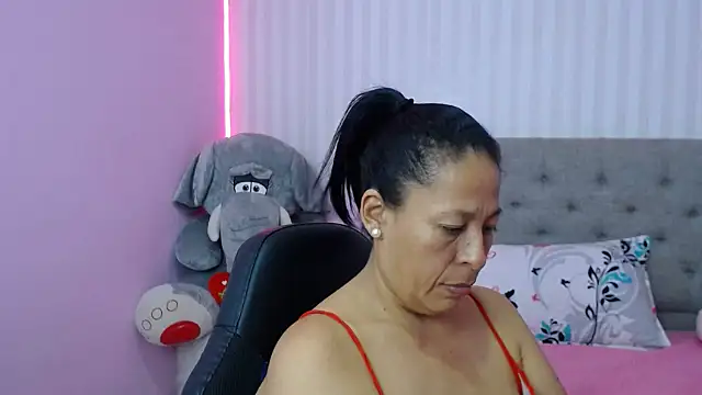 Snapshot of mature_martina chatting on January 2025 04:37:02 AM mature martina online show from January 2025 04:37:02 AM