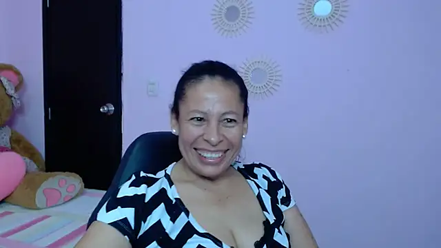 Snapshot of mature_martina chatting on January 2025 10:30:02 PM mature martina online show from January 2025 10:30:02 PM