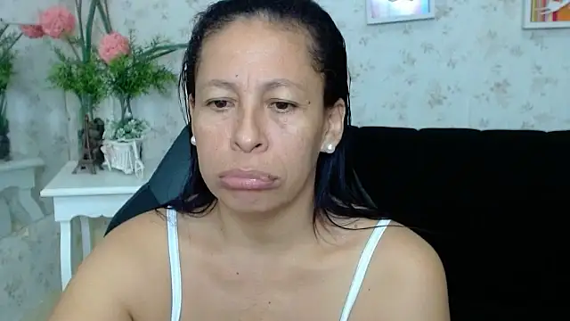 Snapshot of mature_martina chatting on January 2025 05:23:02 AM mature martina online show from January 2025 05:23:02 AM