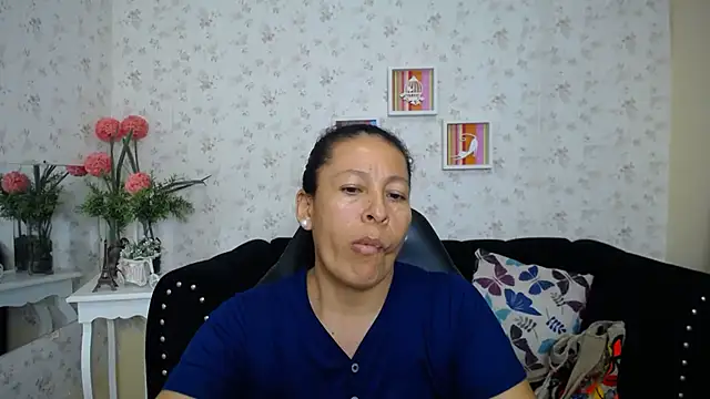 Snapshot of mature_martina chatting on February 2025 11:09:02 PM mature martina online show from February 2025 11:09:02 PM