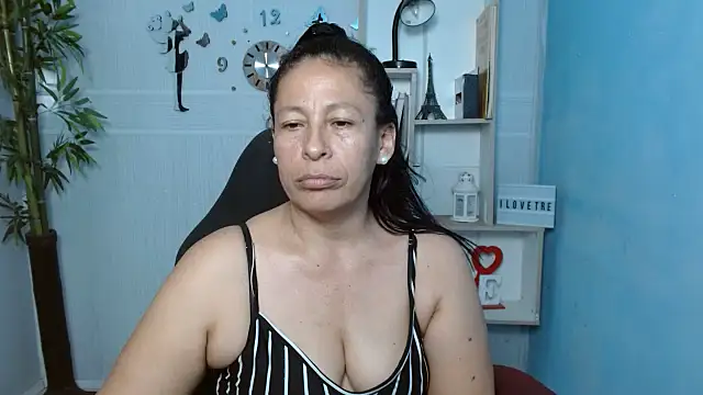 Snapshot of mature_martina chatting on March 2025 11:11:01 PM mature martina online show from March 2025 11:11:01 PM