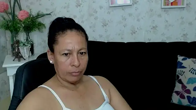 Snapshot of mature_martina chatting on March 2025 04:34:02 AM mature martina online show from March 2025 04:34:02 AM