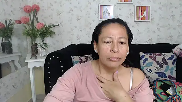 Snapshot of mature_martina chatting on March 2025 03:39:01 PM mature martina online show from March 2025 03:39:01 PM