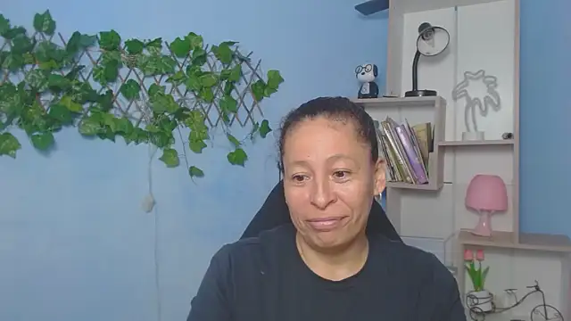 mature martina online show from December 2025 07:10:02 PM