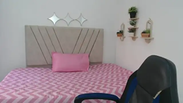 mature martina online show from April 2026 08:31:01 PM