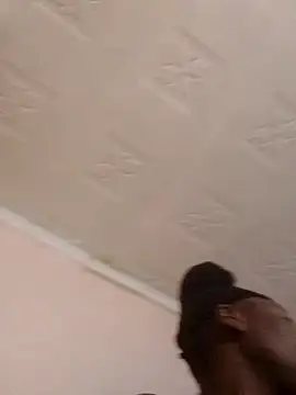 Snapshot of pretty-donna chatting on November 2025 06:03:02 AM pretty-donna online show from November 2025 06:03:02 AM