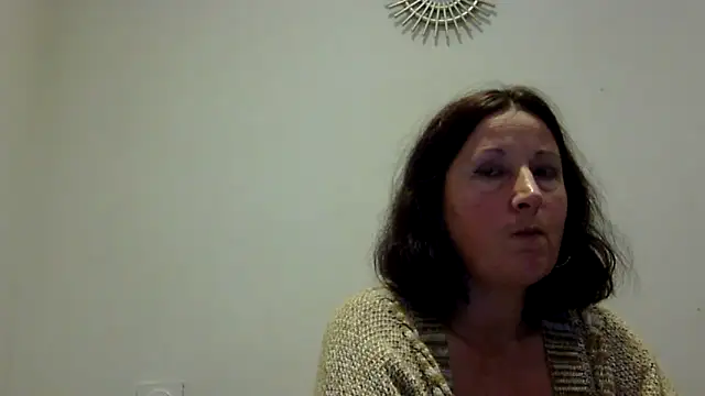 Snapshot of feline27 chatting on November 2025 08:55:01 PM feline27 online show from November 2025 08:55:01 PM