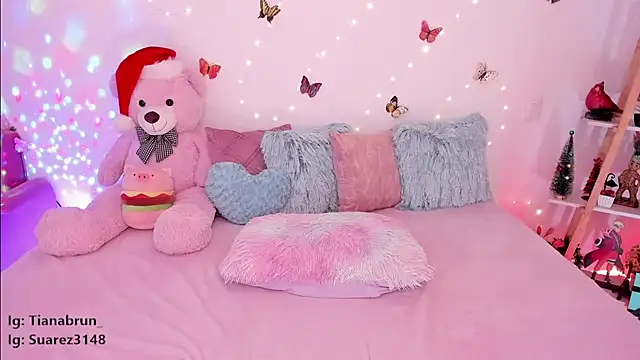 Snapshot of Zara_uwu_ chatting on December 2024 01:49:02 PM Zara uwu online show from December 2024 01:49:02 PM