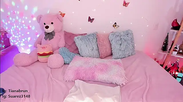 Snapshot of Zara_uwu_ chatting on March 2025 02:51:02 PM Zara uwu online show from March 2025 02:51:02 PM