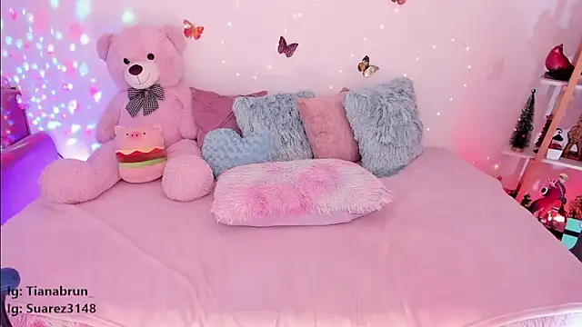 Snapshot of Zara_uwu_ chatting on March 2025 02:51:02 PM Zara uwu online show from March 2025 02:51:02 PM