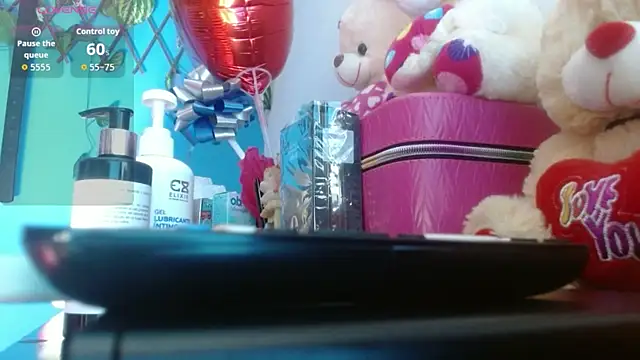 wendy rivera  online show from October 2025 10:58:02 AM