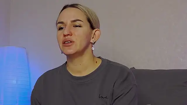 SofiJames online show from December 2024 06:04:01 AM