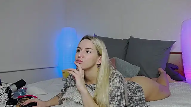 SofiJames online show from February 2025 06:32:01 AM