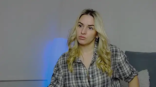 SofiJames online show from February 2025 06:32:02 AM