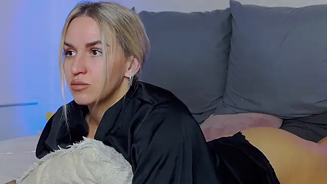 SofiJames online show from October 2025 06:55:01 AM