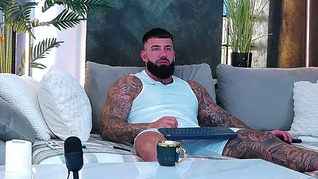 Snapshot of masterkingofmusclee chatting on September 2025 07:08:02 AM masterkingofmusclee online show from September 2025 07:08:02 AM