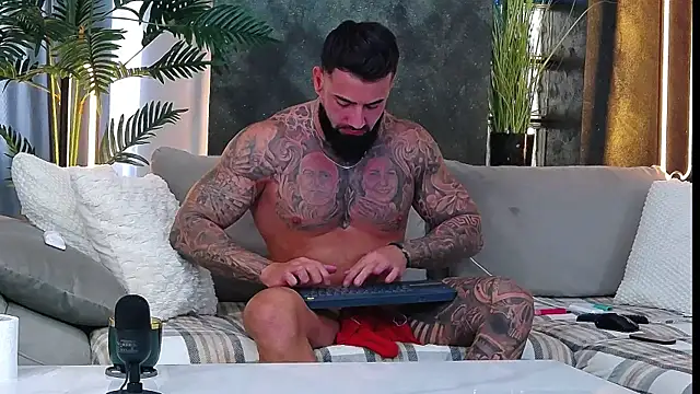 masterkingofmusclee online show from October 2025 09:31:01 AM