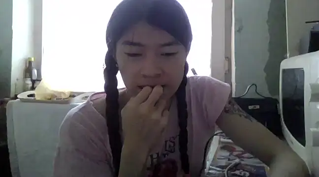 CarlyJoy online show from March 2025 12:58:01 PM