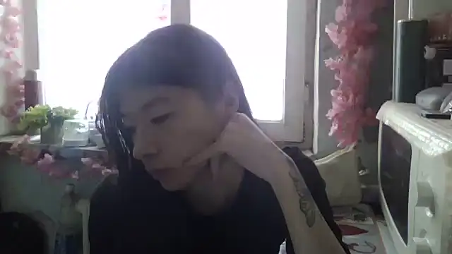 CarlyJoy online show from December 2025 08:23:01 AM