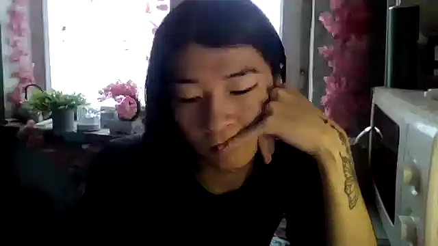 CarlyJoy online show from December 2025 09:05:02 AM