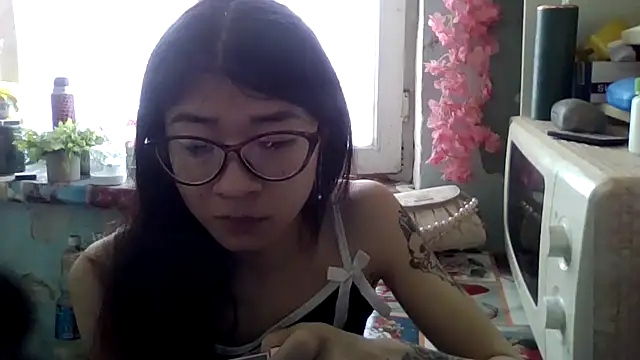 CarlyJoy online show from April 2026 09:51:02 AM