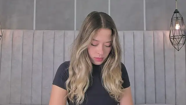 chloe d online show from December 2024 11:11:02 AM