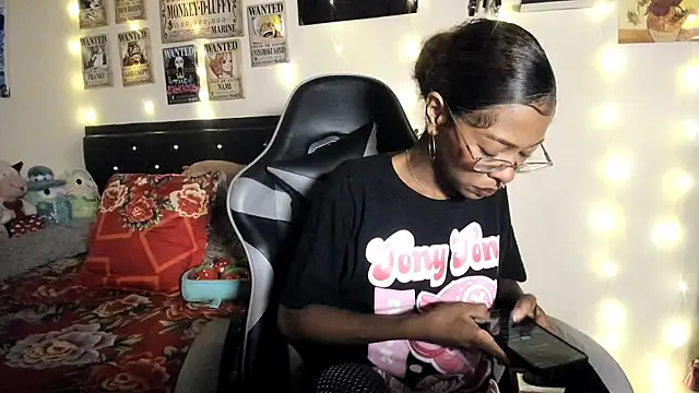 Snapshot of Cristal_Jonas@xh chatting on November 2025 04:24:02 AM Cristal Jonasxh online show from November 2025 04:24:02 AM