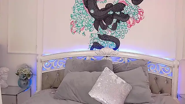 Snapshot of CrissyTaylor chatting on December 2024 03:43:01 AM CrissyTaylor online show from December 2024 03:43:01 AM