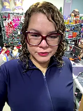 Snapshot of ROSALIALUCY chatting on January 2026 11:45:02 AM ROSALIALUCY online show from January 2026 11:45:02 AM