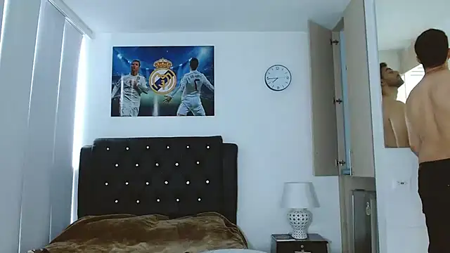 omarmohammedhot2 online show from February 2025 02:32:01 PM