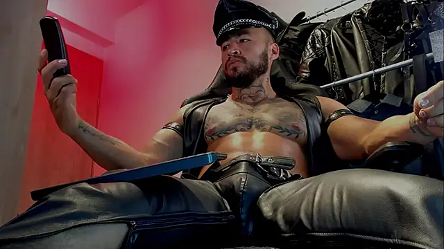 billyMayer  online show from December 2024 02:49:02 PM