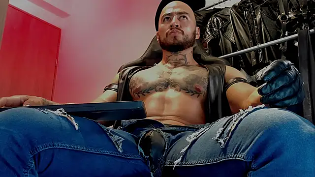 billyMayer  online show from December 2024 02:27:01 PM