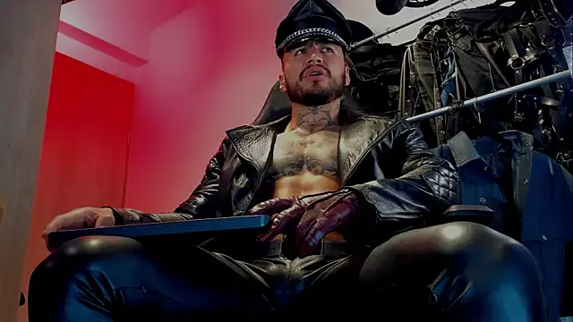 billyMayer  online show from December 2024 08:05:02 PM