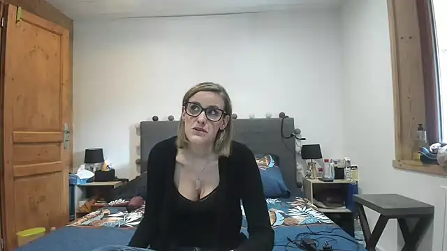Snapshot of Madame_Callie chatting on May 2026 01:29:01 PM Madame Callie online show from May 2026 01:29:01 PM