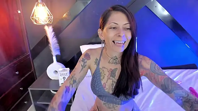 Snapshot of dark_gotica chatting on February 2025 10:20:02 PM dark gotica online show from February 2025 10:20:02 PM