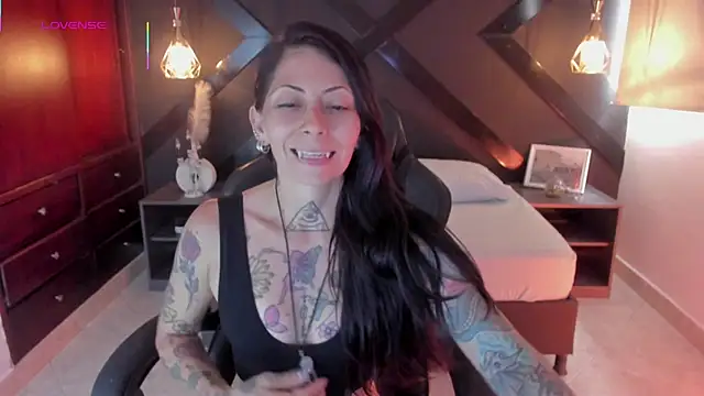 Snapshot of dark_gotica chatting on October 2025 07:25:02 PM dark gotica online show from October 2025 07:25:02 PM