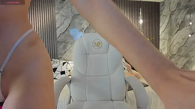 martina mayers online show from October 2025 05:35:02 PM